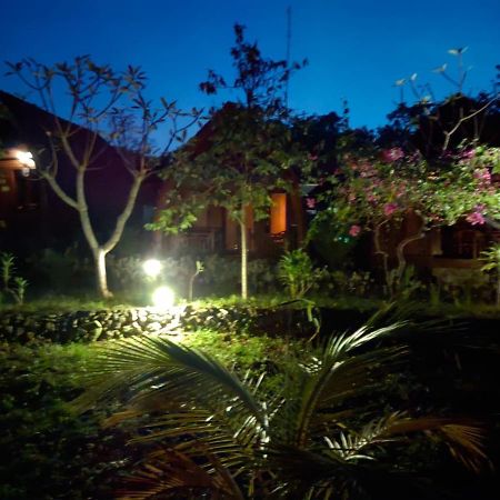 Bougainvillea Bungalow Batumadeg Екстериор снимка