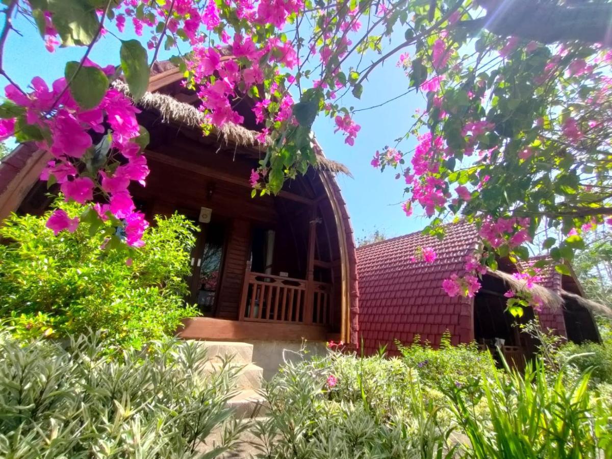 Bougainvillea Bungalow Batumadeg Екстериор снимка