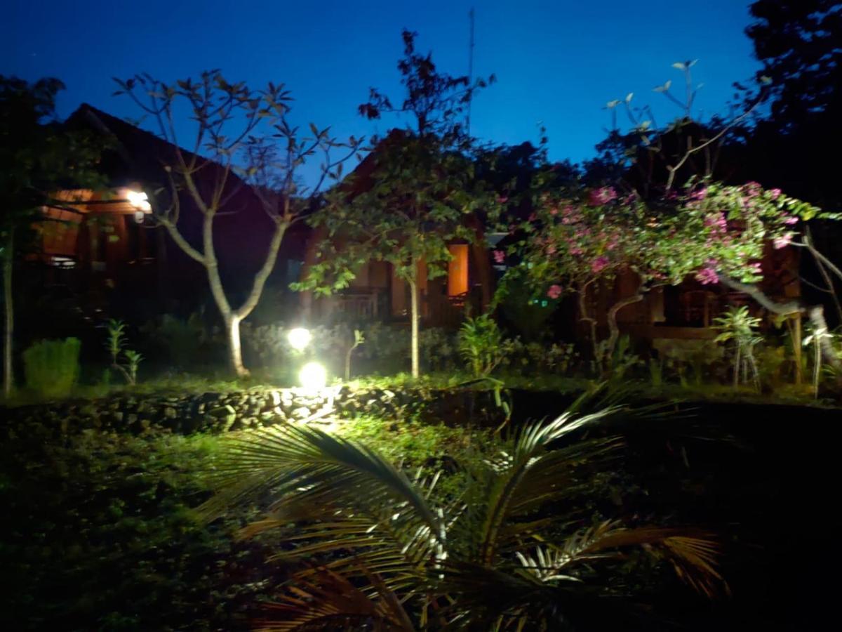 Bougainvillea Bungalow Batumadeg Екстериор снимка