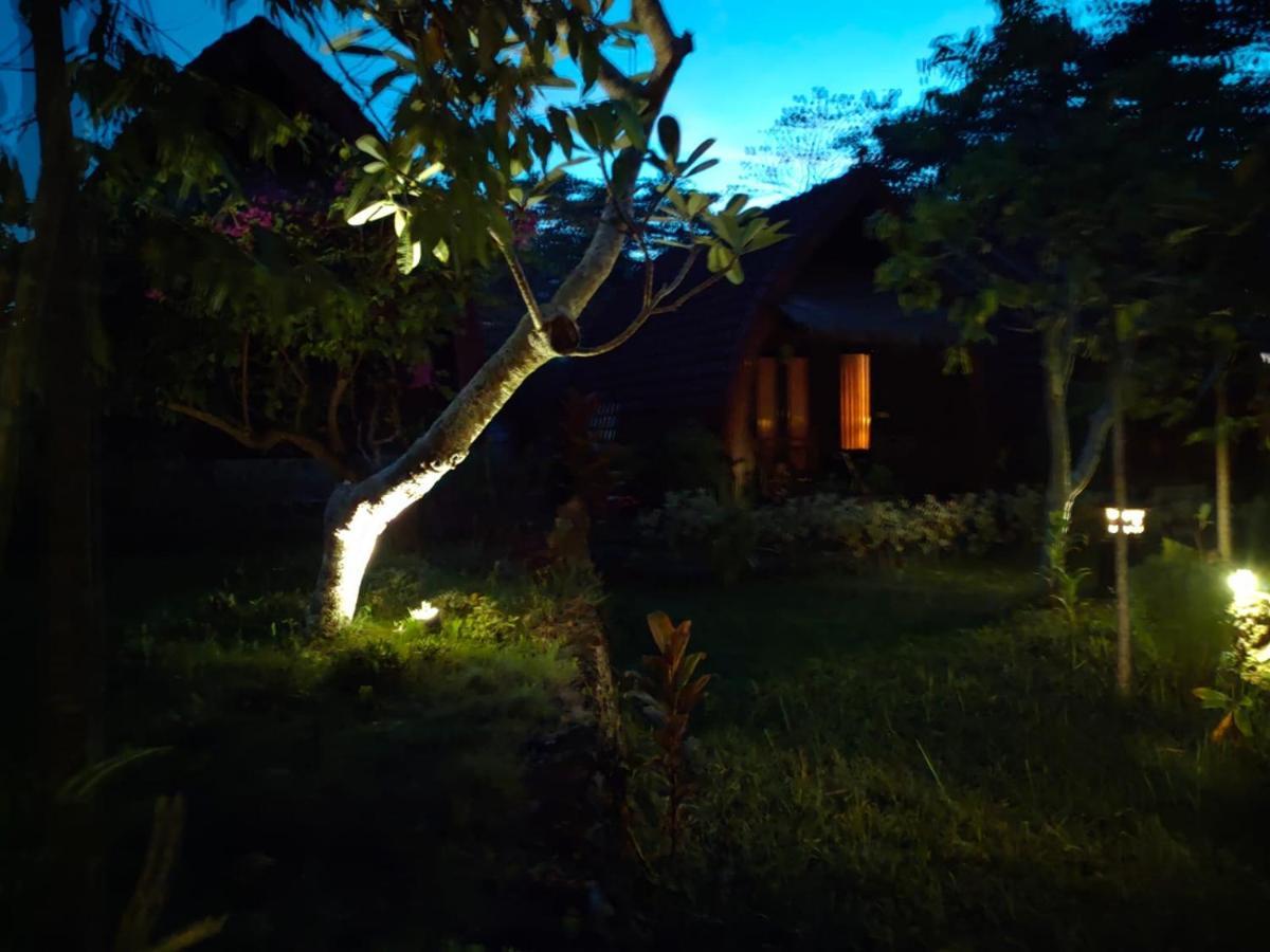 Bougainvillea Bungalow Batumadeg Екстериор снимка